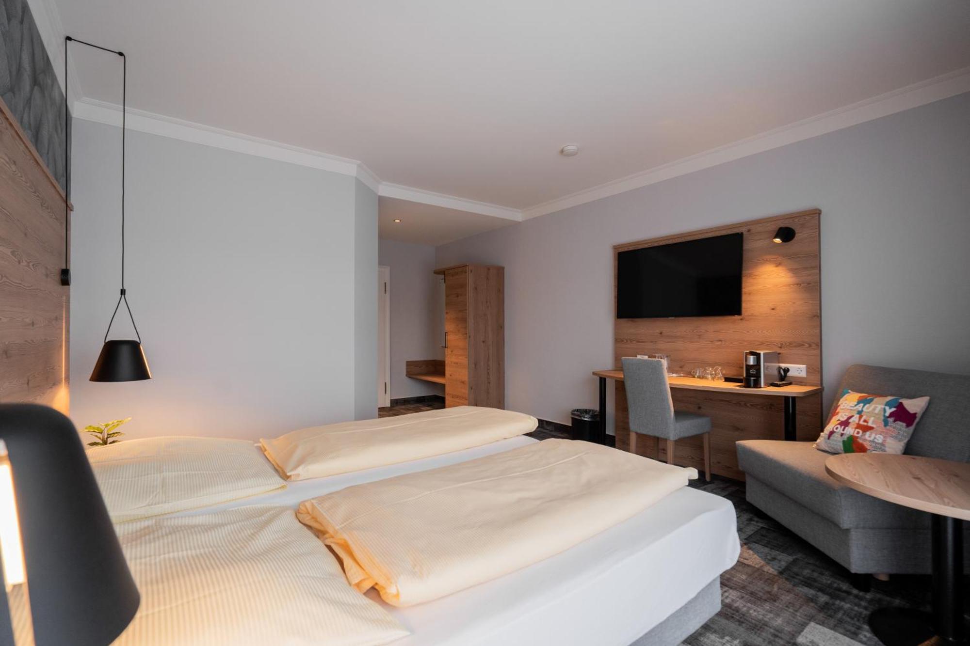 Hotel Adler - Paulas Alb Ehingen  Pokoj fotografie