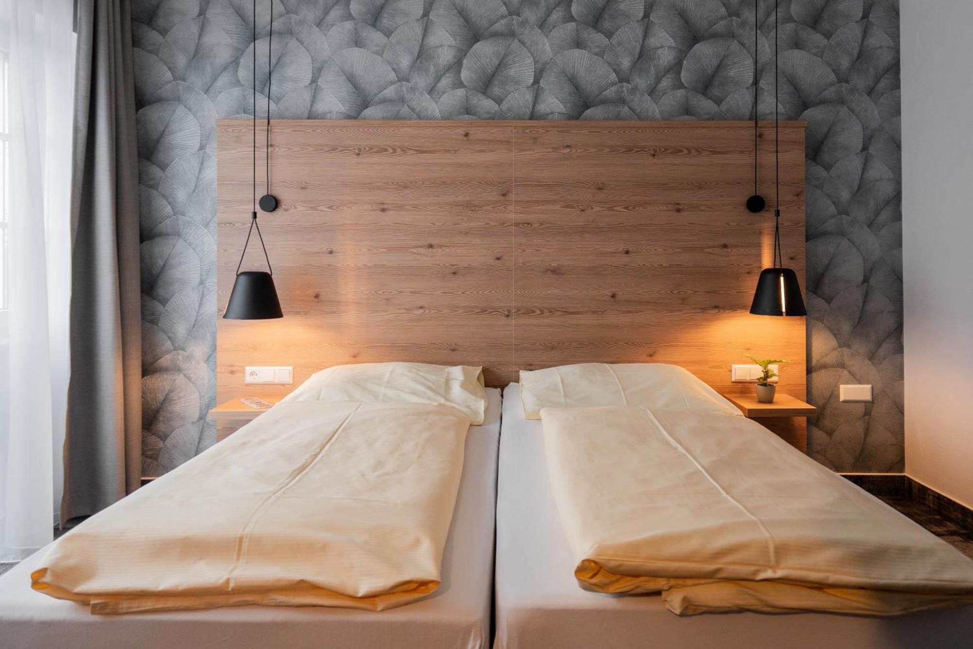 Hotel Adler - Paulas Alb Ehingen  Pokoj fotografie